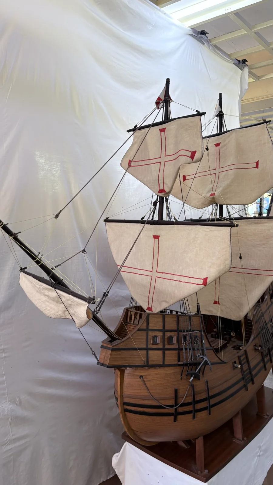 Large handcrafted 1m 80cm wooden Sao Gabriel ship model replica with detailed rigging and sails