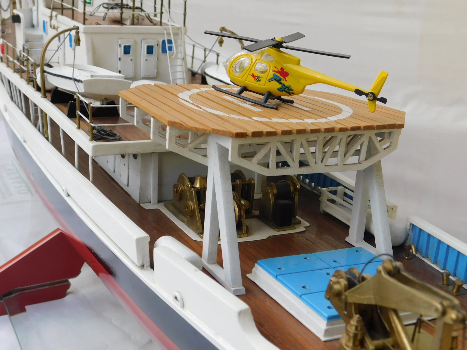 Calypso Oceanographic Research Ship Wooden Model Bobato Ship Models8