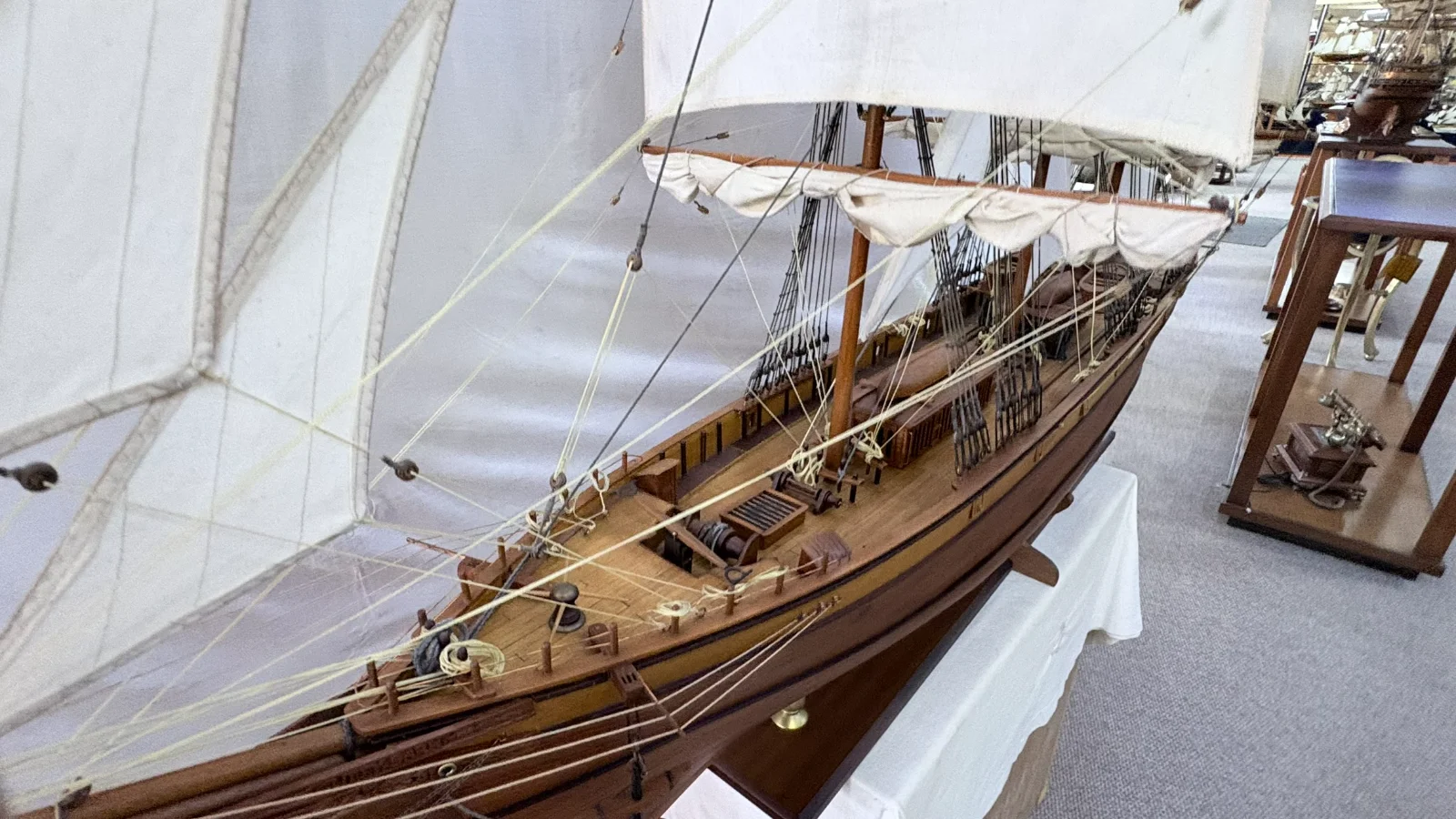 Large handcrafted 1m 78cm wooden Cutty Sark ship model replica with detailed rigging and sails