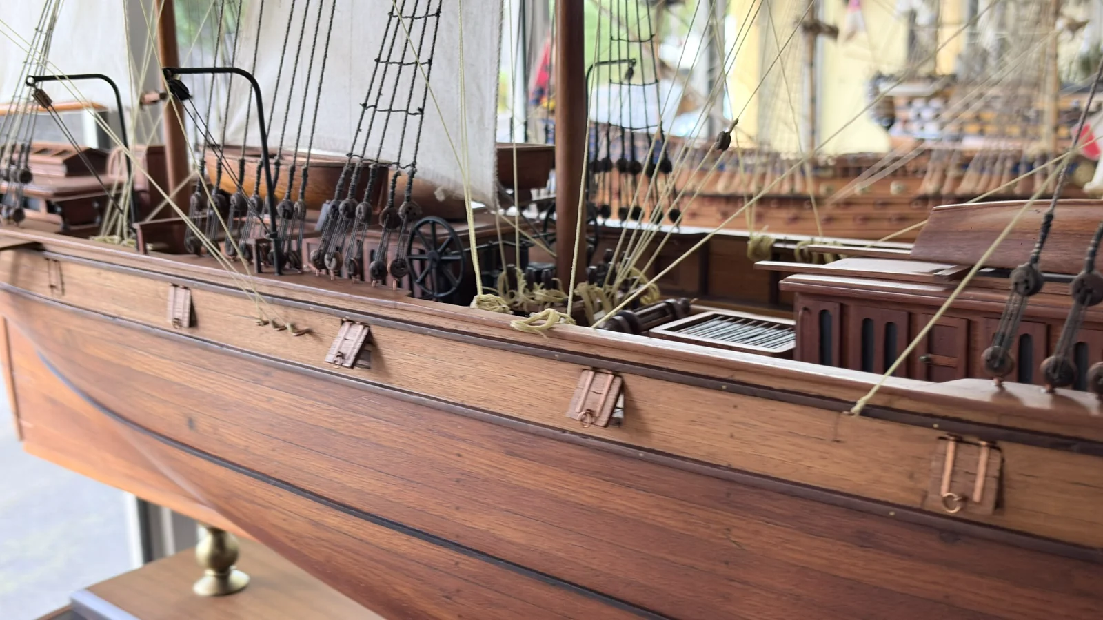 Large handcrafted 1m 78cm wooden Cutty Sark ship model replica with detailed rigging and sails