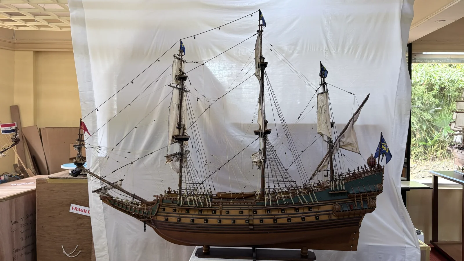 Large handcrafted 1m 40cm wooden Vasa ship model replica with detailed rigging and sails