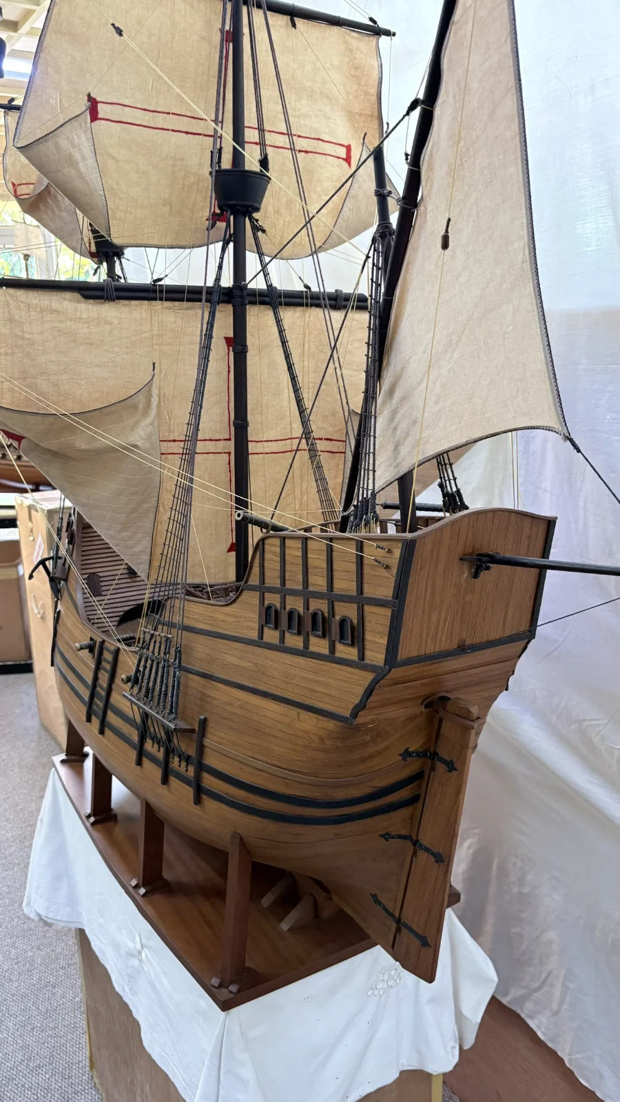 Large handcrafted 1m 80cm wooden Sao Gabriel ship model replica with detailed rigging and sails