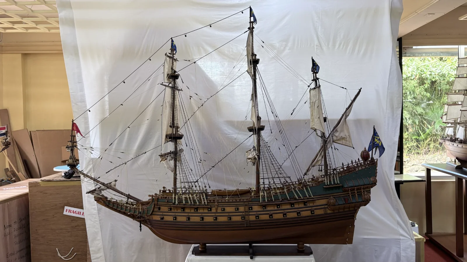 Large handcrafted 1m 40cm wooden Vasa ship model replica with detailed rigging and sails