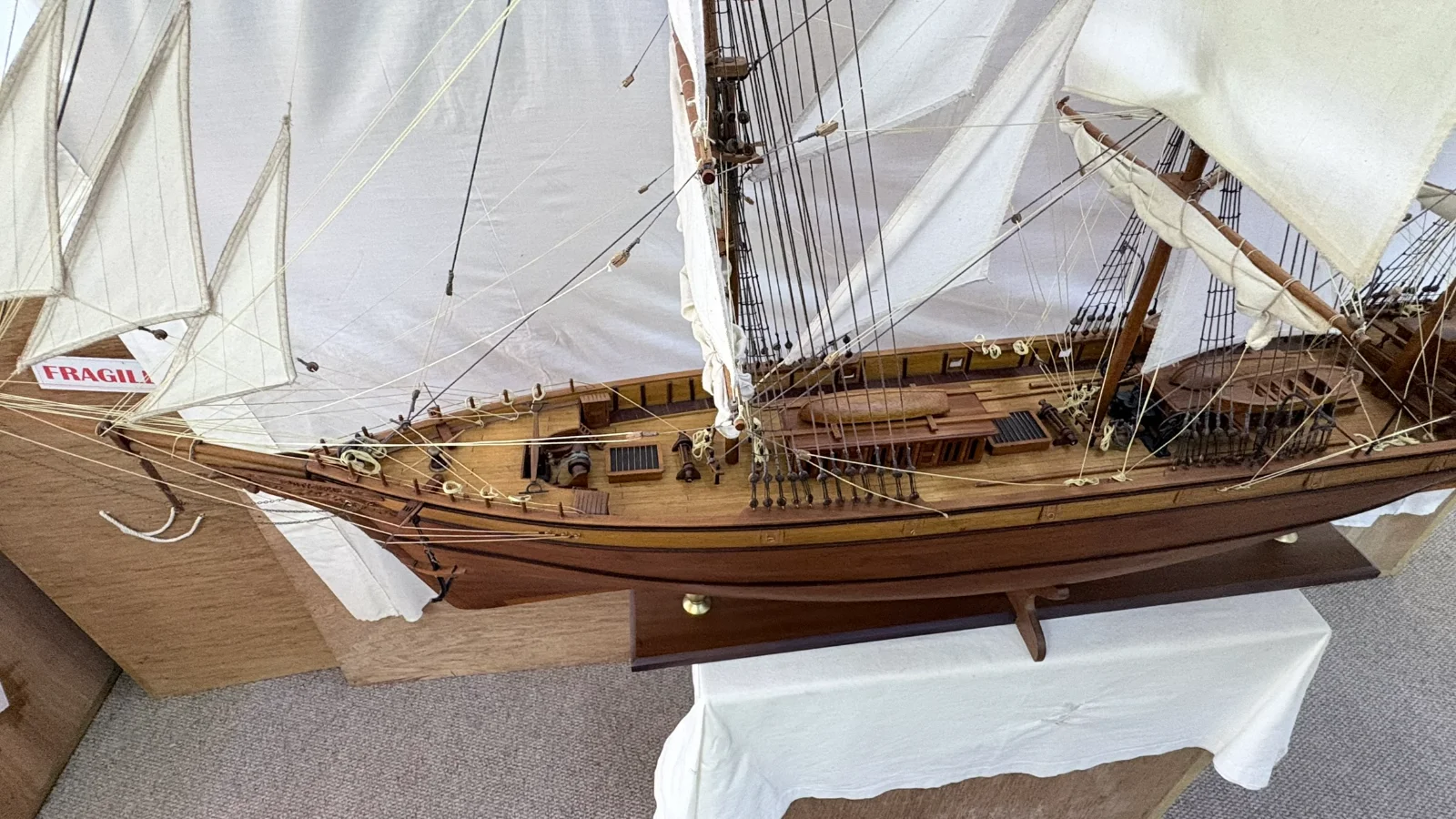 Large handcrafted 1m 78cm wooden Cutty Sark ship model replica with detailed rigging and sails
