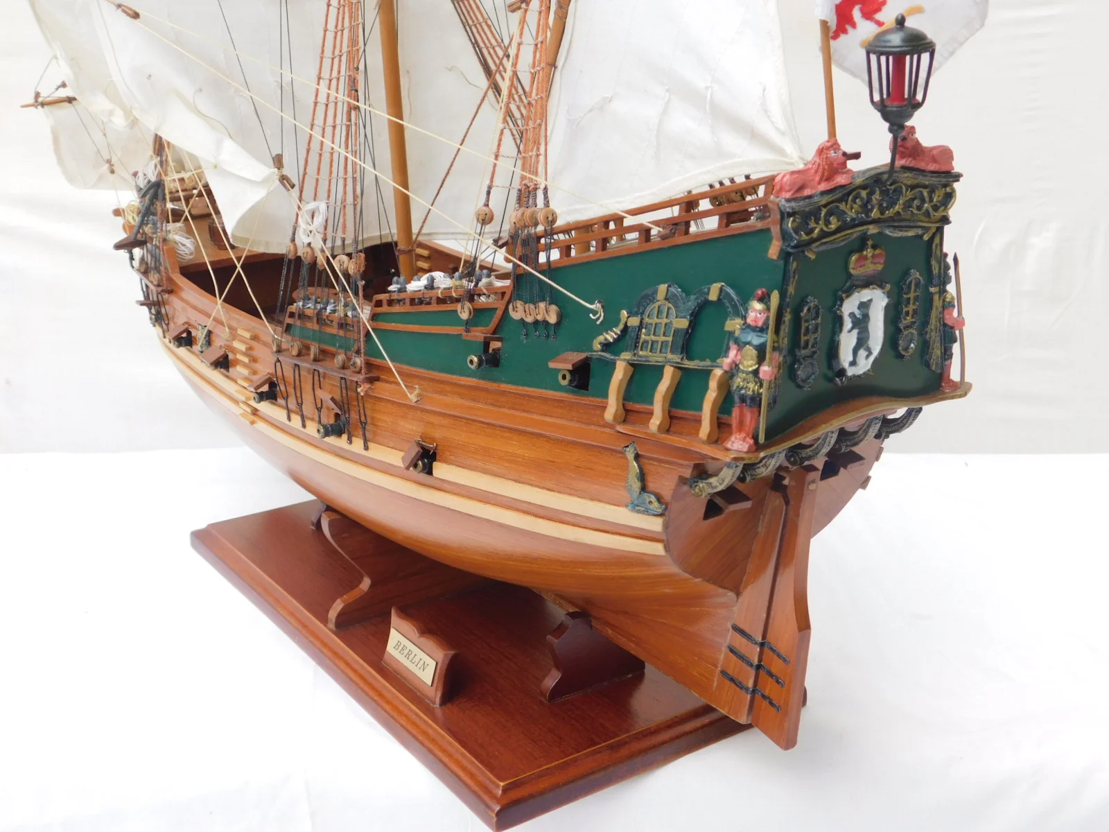 Le Berlin Historic & Military Ships3