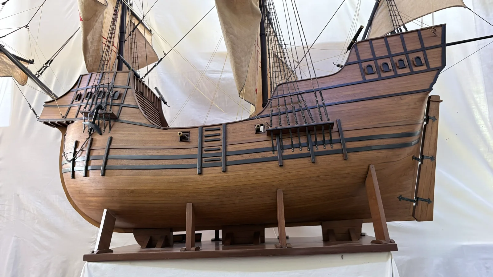 Large handcrafted 1m 80cm wooden Sao Gabriel ship model replica with detailed rigging and sails
