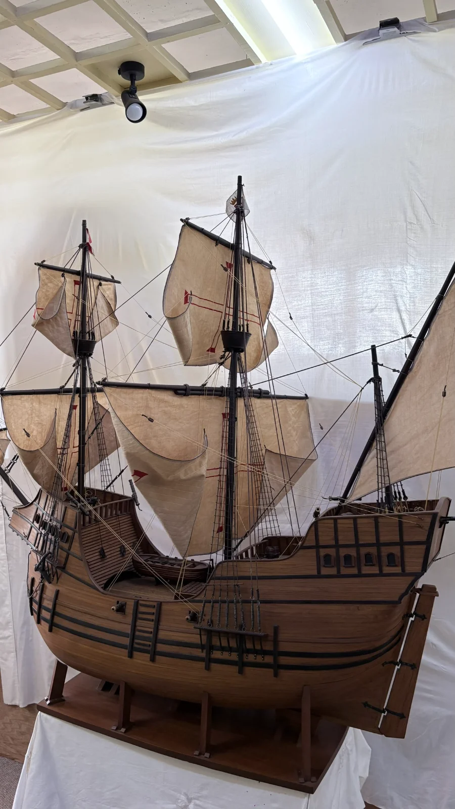 Large handcrafted 1m 80cm wooden Sao Gabriel ship model replica with detailed rigging and sails