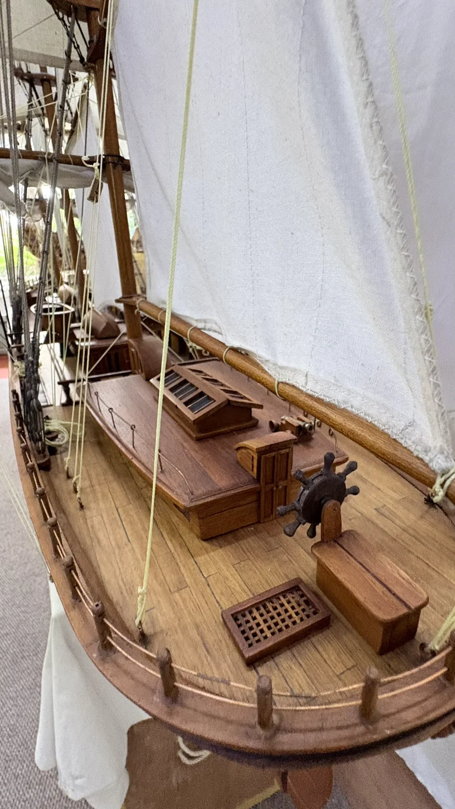 Large handcrafted 1m 78cm wooden Cutty Sark ship model replica with detailed rigging and sails