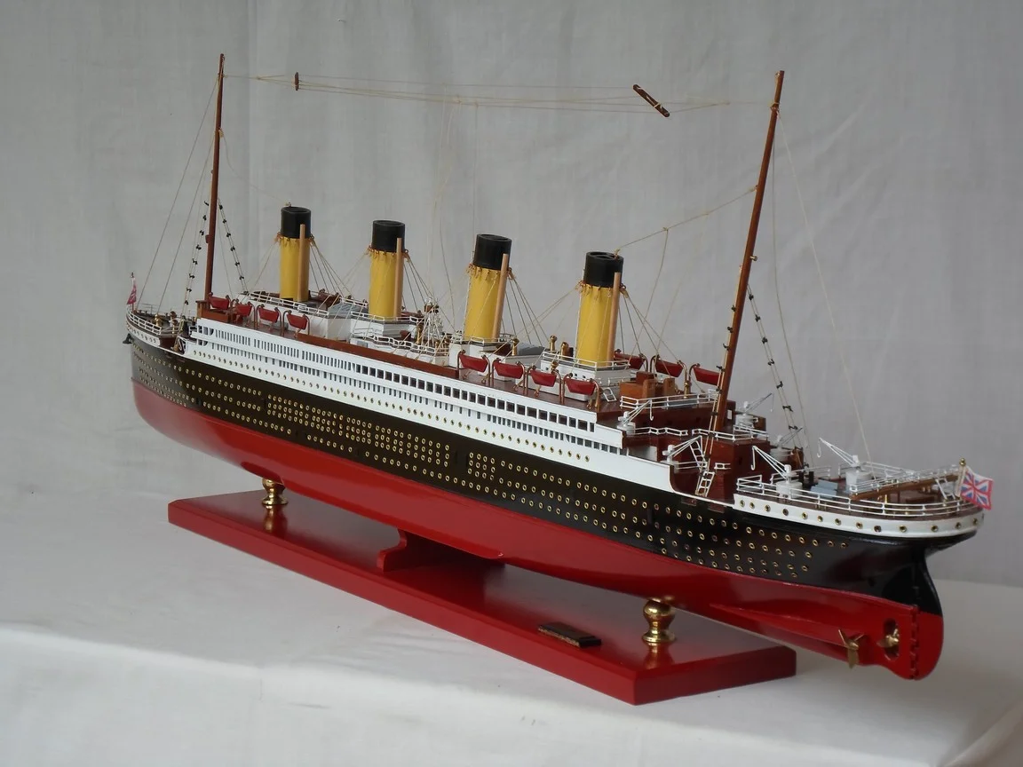 RMS Titanic Luxury Ocean Liner1