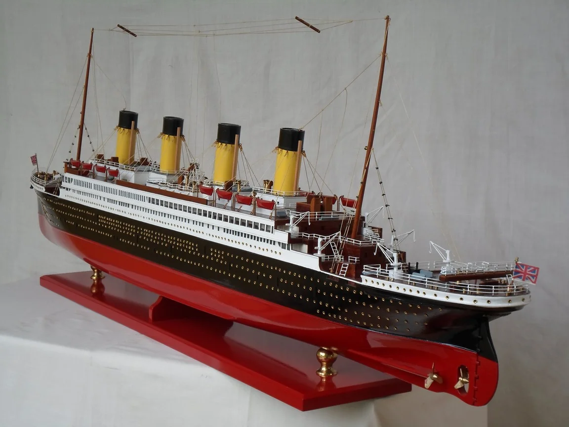 RMS Titanic Luxury Ocean Liner 10