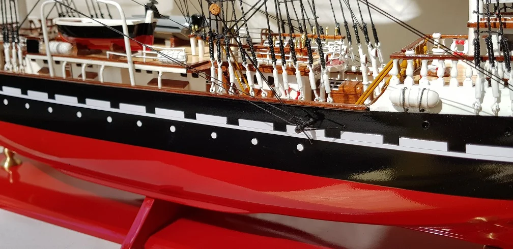 Belem Ship Models - Bobato Ship Models Version Varnished & Painted in Hull in Red  20
