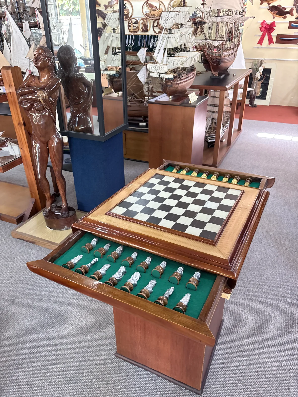 Luxury Wooden Chess Table and Set3