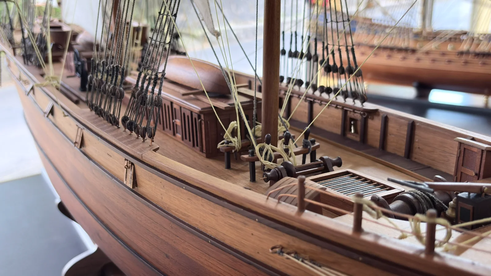 Large handcrafted 1m 78cm wooden Cutty Sark ship model replica with detailed rigging and sails