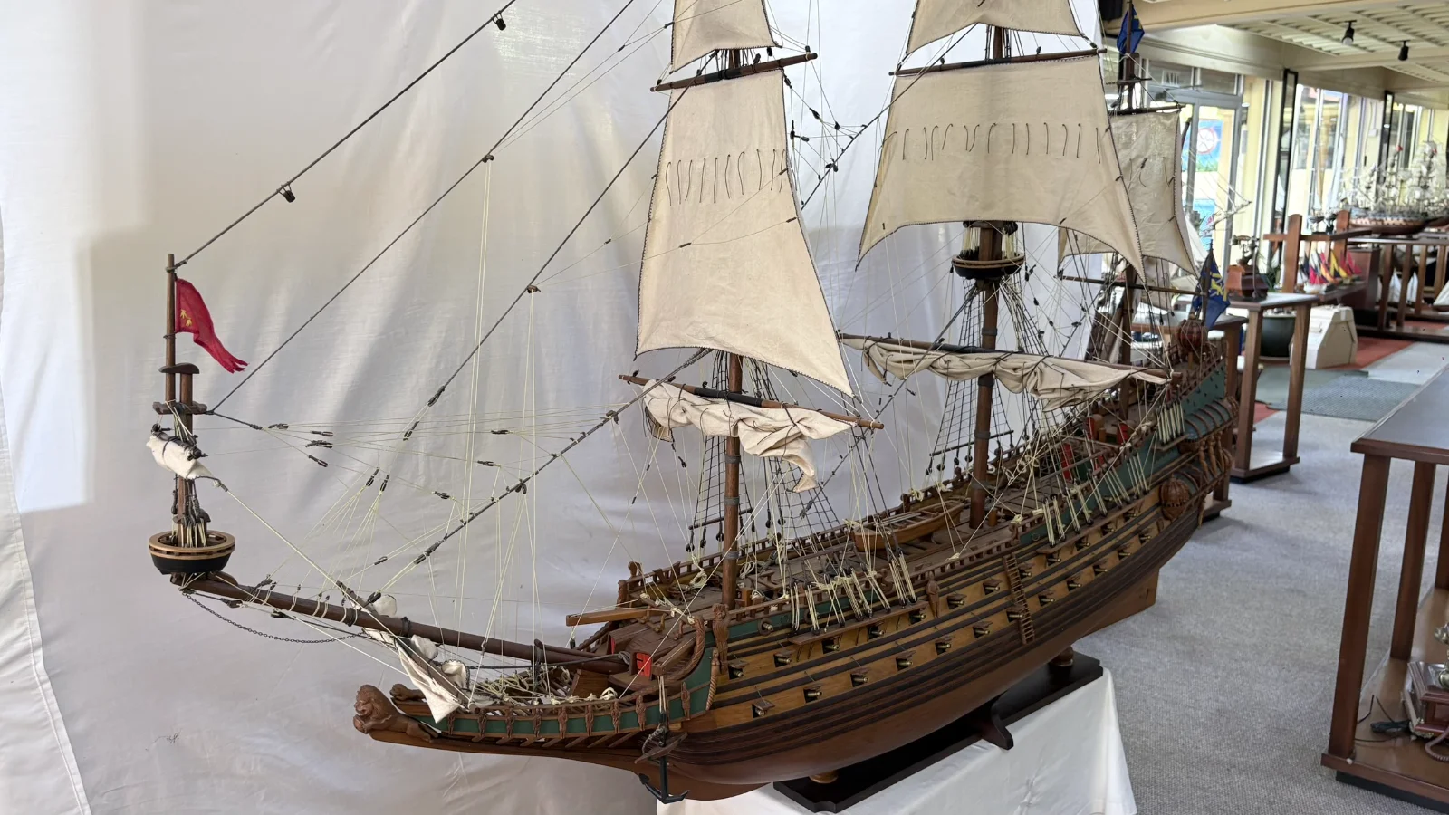 Large handcrafted 1m 40cm wooden Vasa ship model replica with detailed rigging and sails