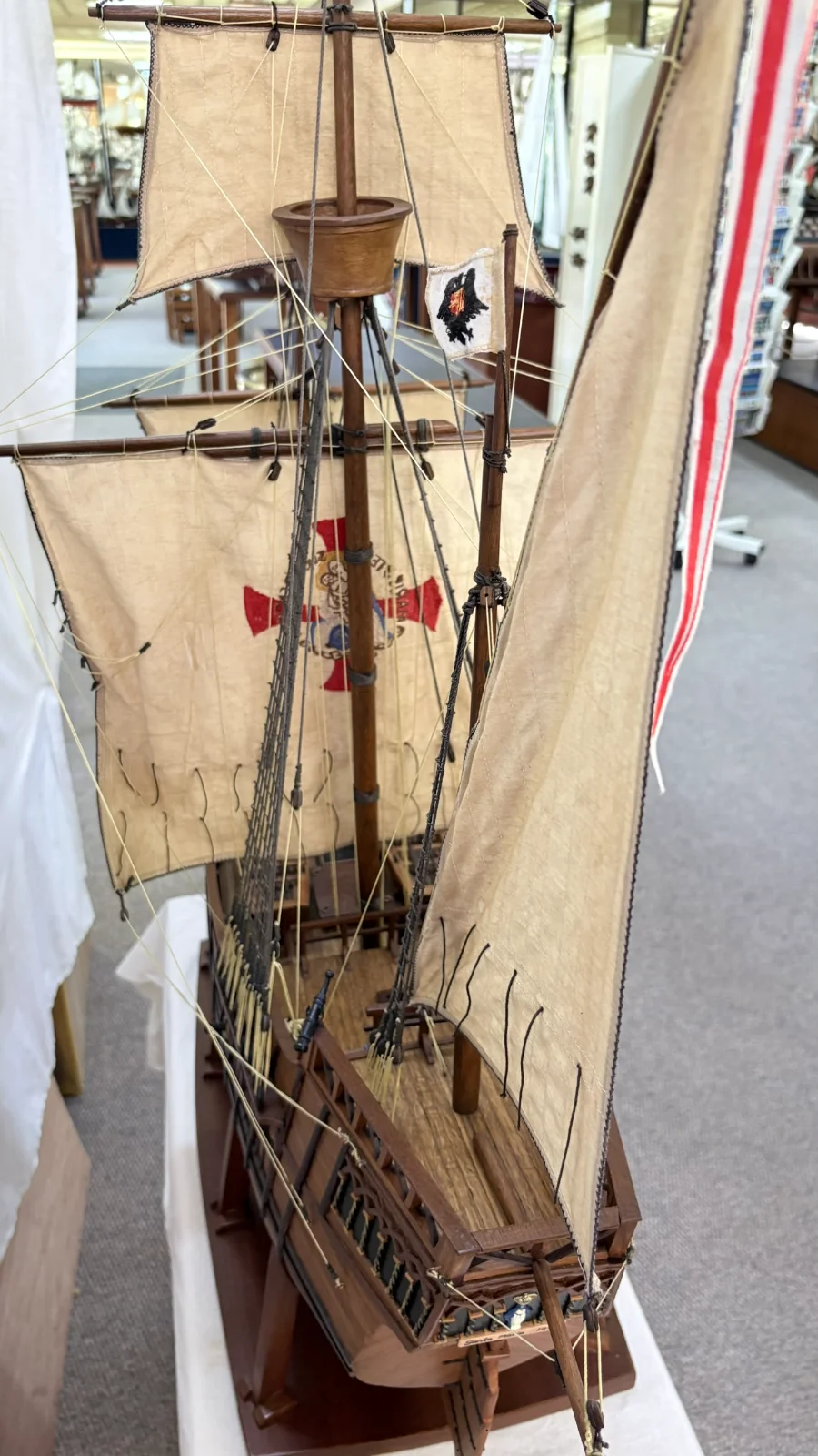 Maquette en bois faite main du navire Santa Maria 1m 16cm avec voiles et gréement détaillés