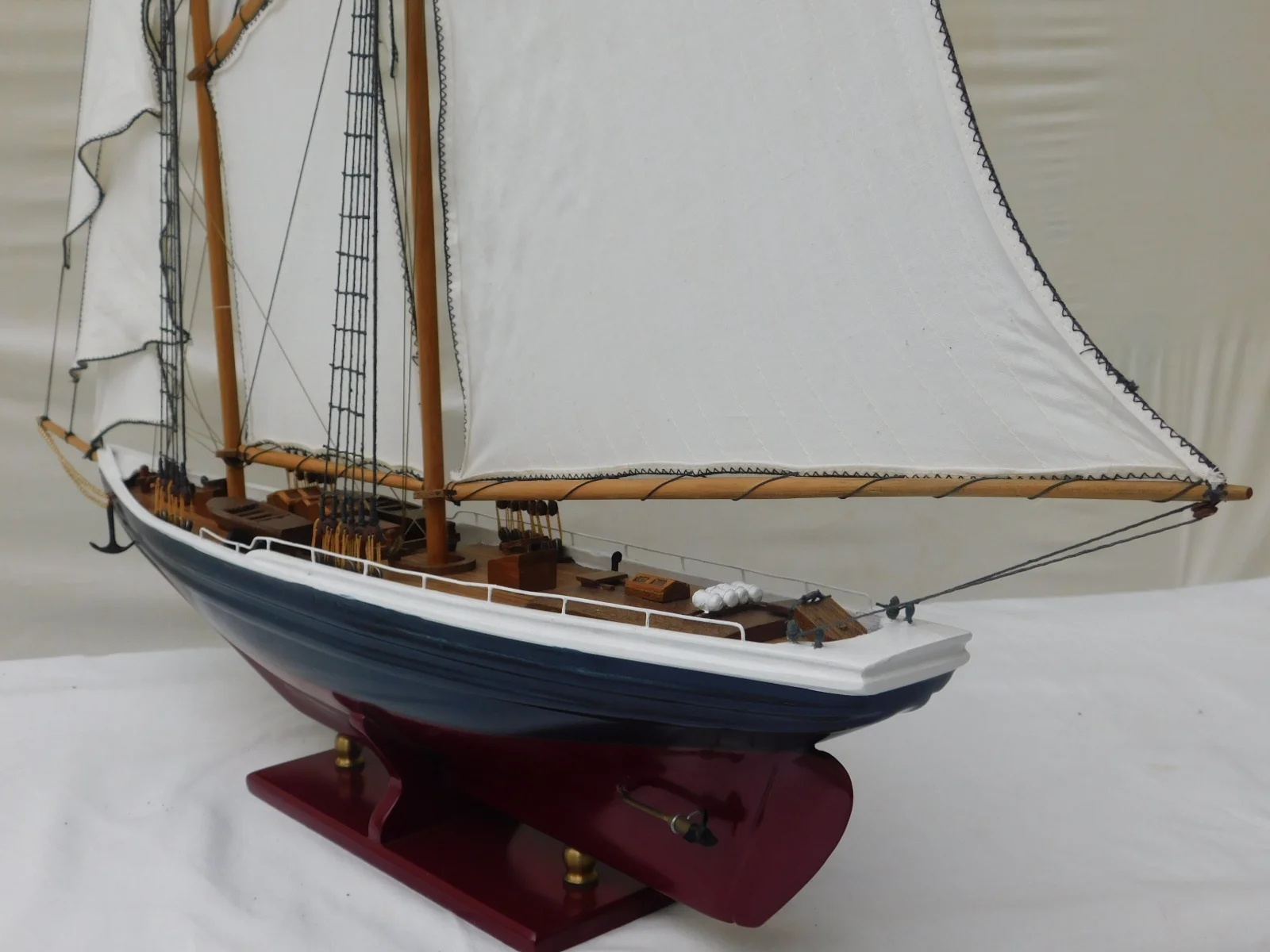 Bluenose Yacht Model Varnished and Painted Version