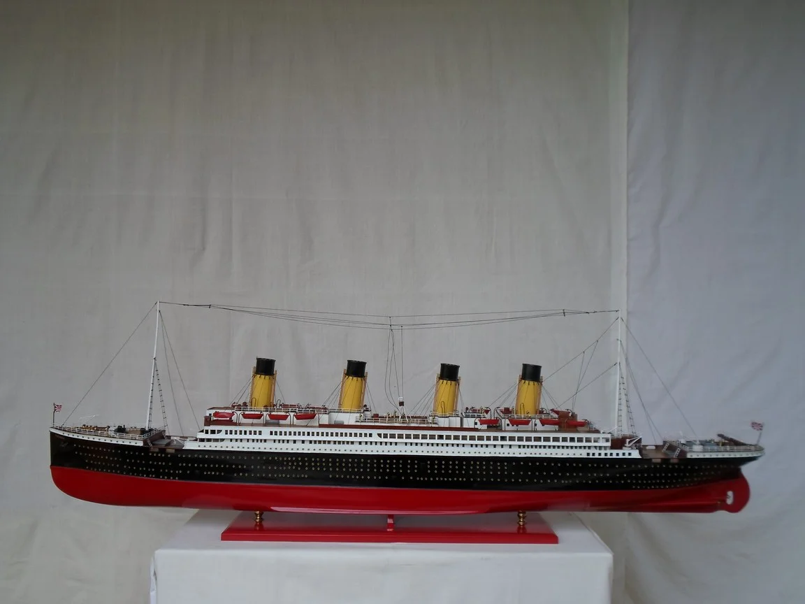 RMS Titanic Luxury Ocean Liner 11