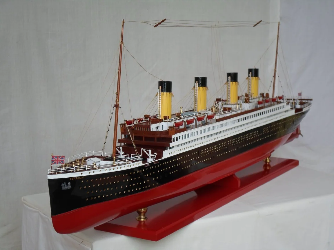 RMS Titanic Luxury Ocean Liner 9