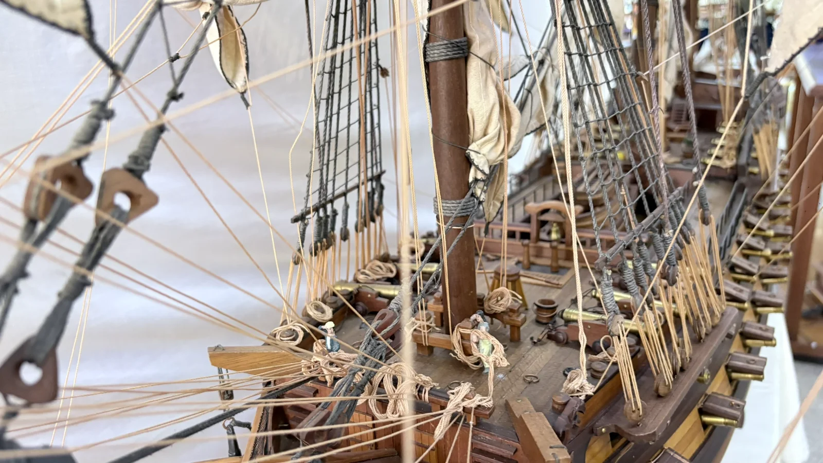 Large handcrafted 1m 70cm wooden Le Superbe warship model replica with detailed rigging and sails
