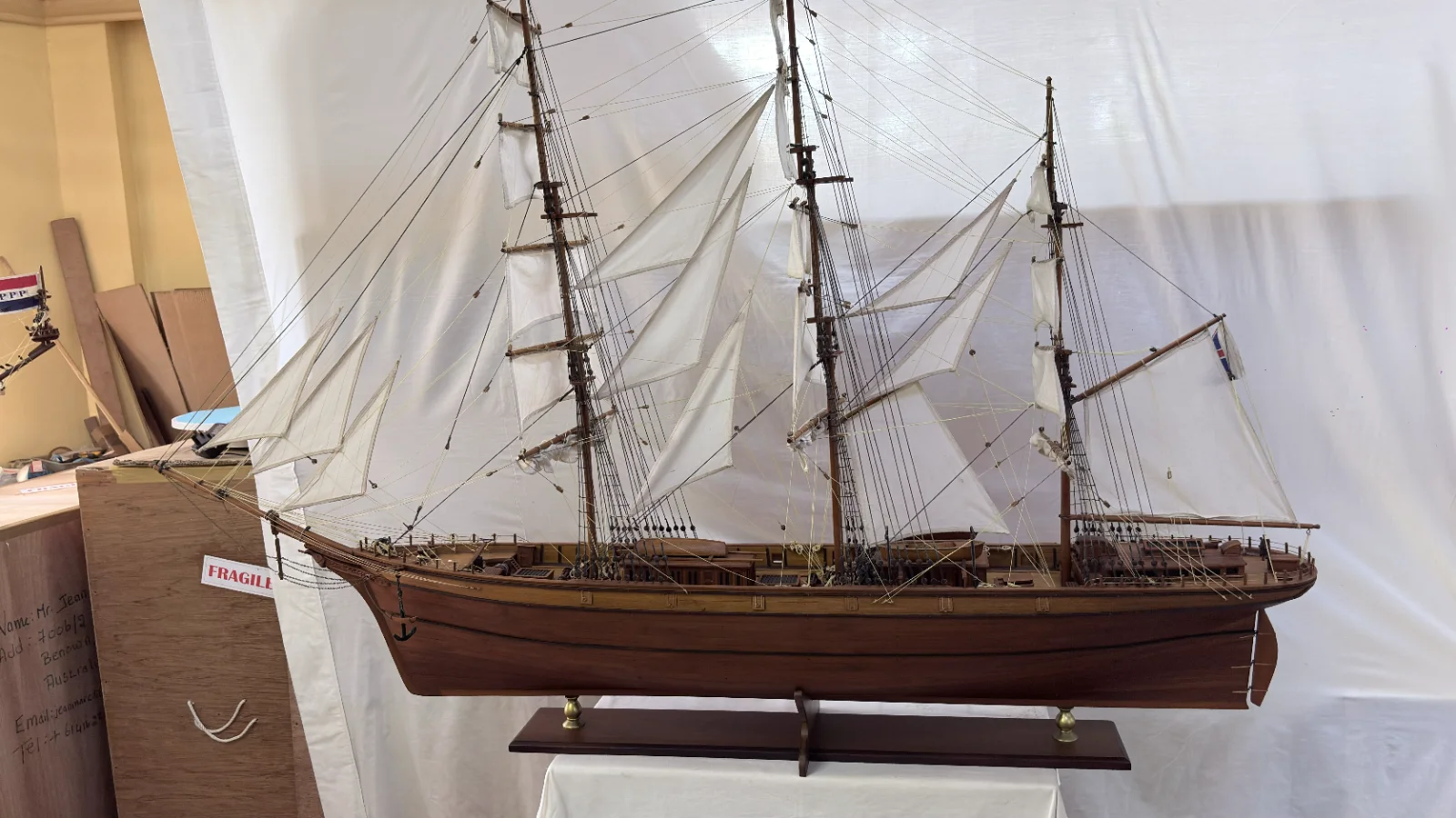 Large handcrafted 1m 78cm wooden Cutty Sark ship model replica with detailed rigging and sails