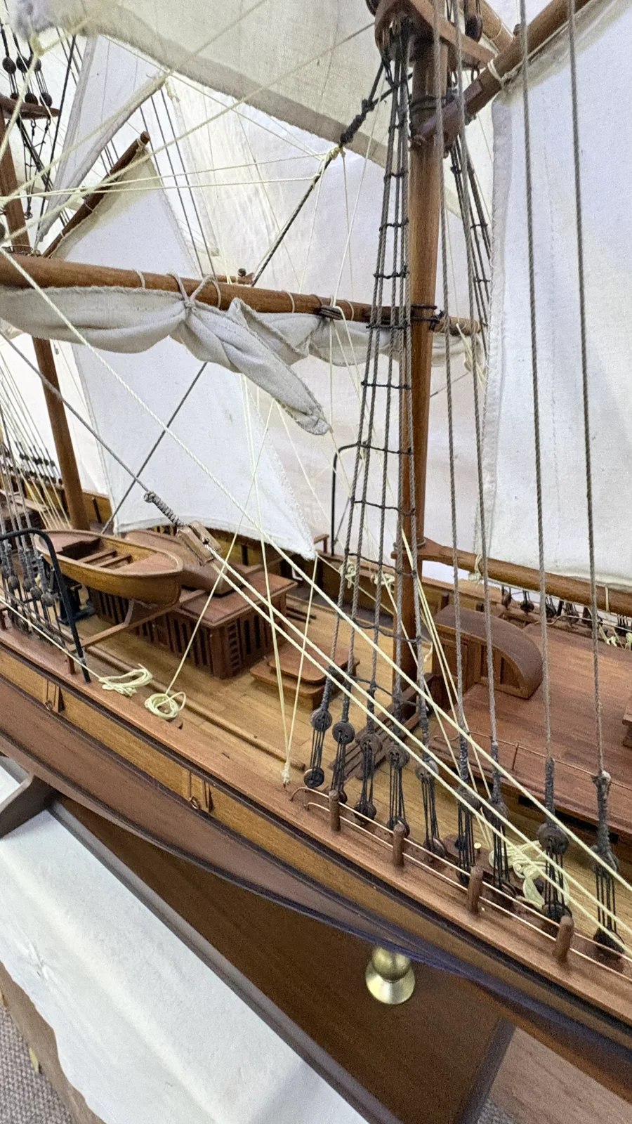 Large handcrafted 1m 78cm wooden Cutty Sark ship model replica with detailed rigging and sails