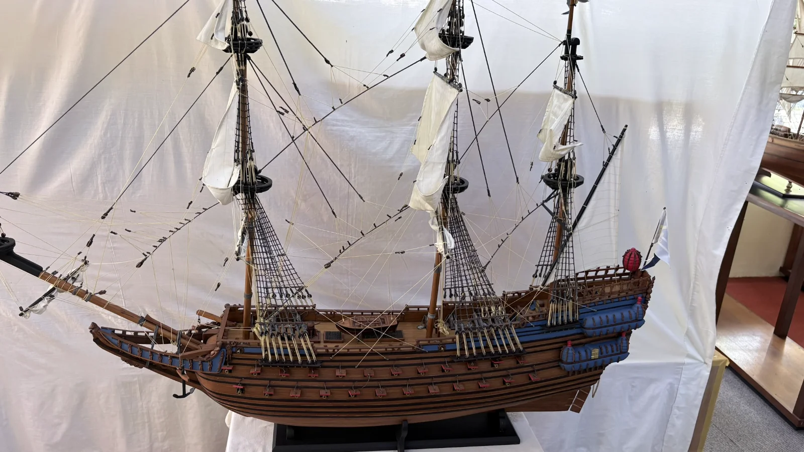 Handcrafted 1m 10cm wooden Vasa ship model replica with detailed rigging and sails