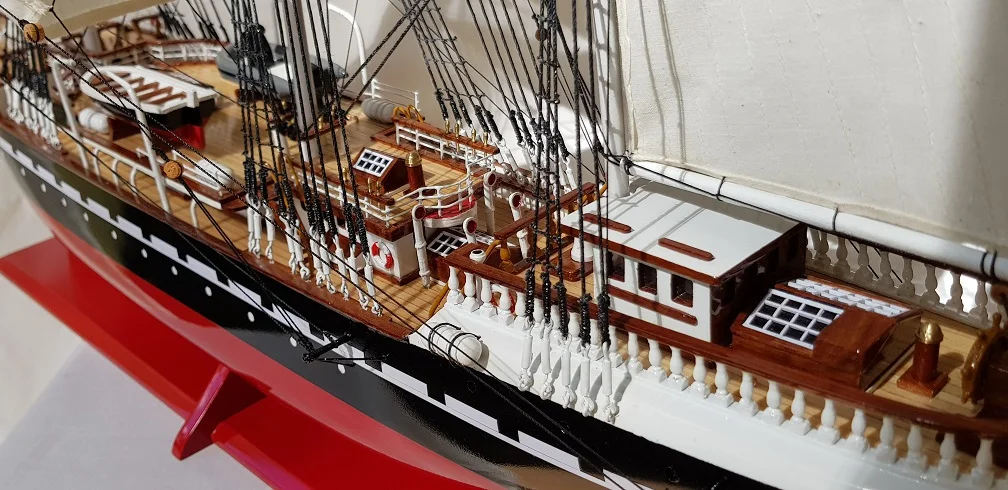Belem Ship Models - Bobato Ship Models Version Varnished & Painted in Hull in Red 19