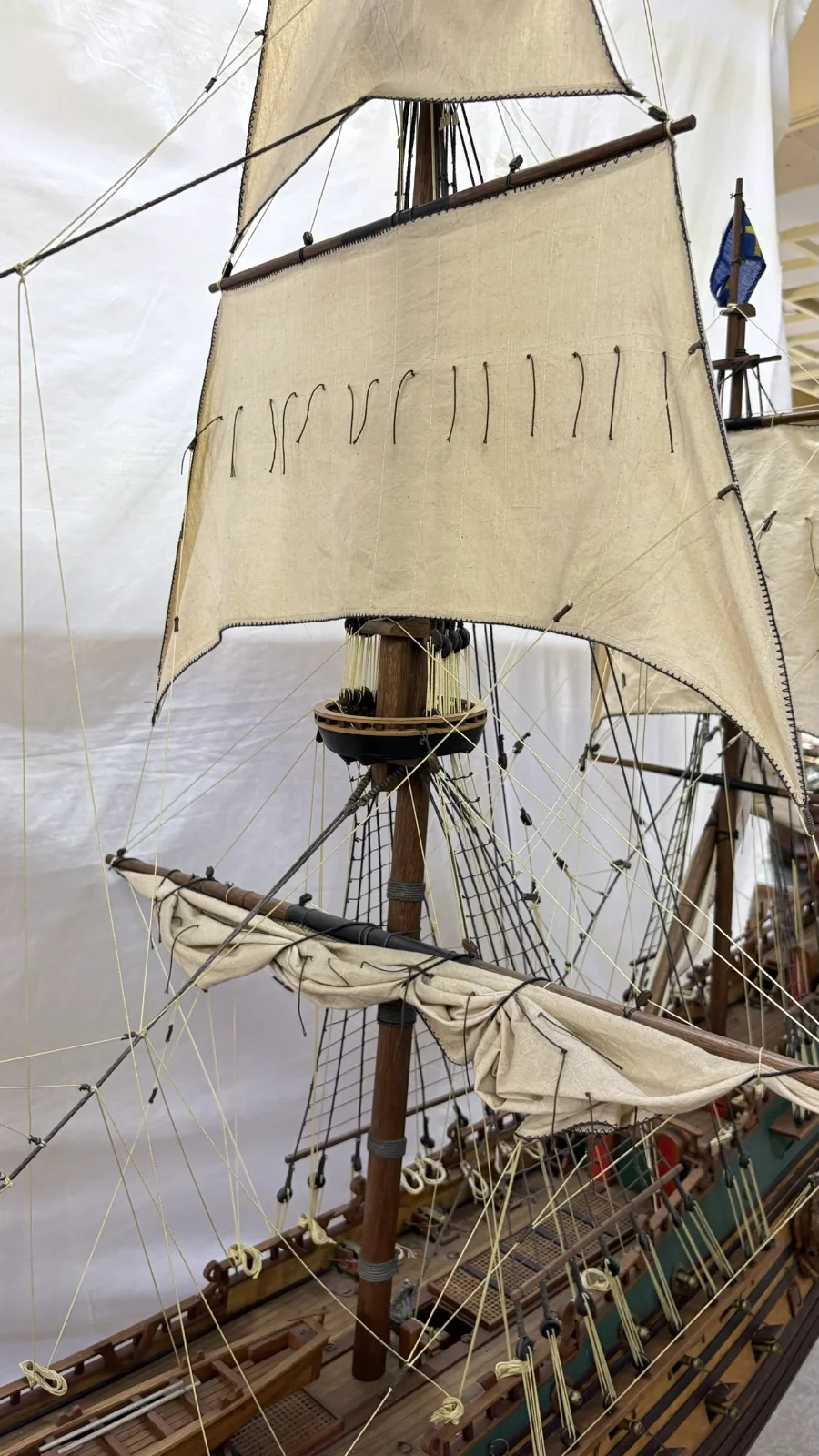 Large handcrafted 1m 40cm wooden Vasa ship model replica with detailed rigging and sails