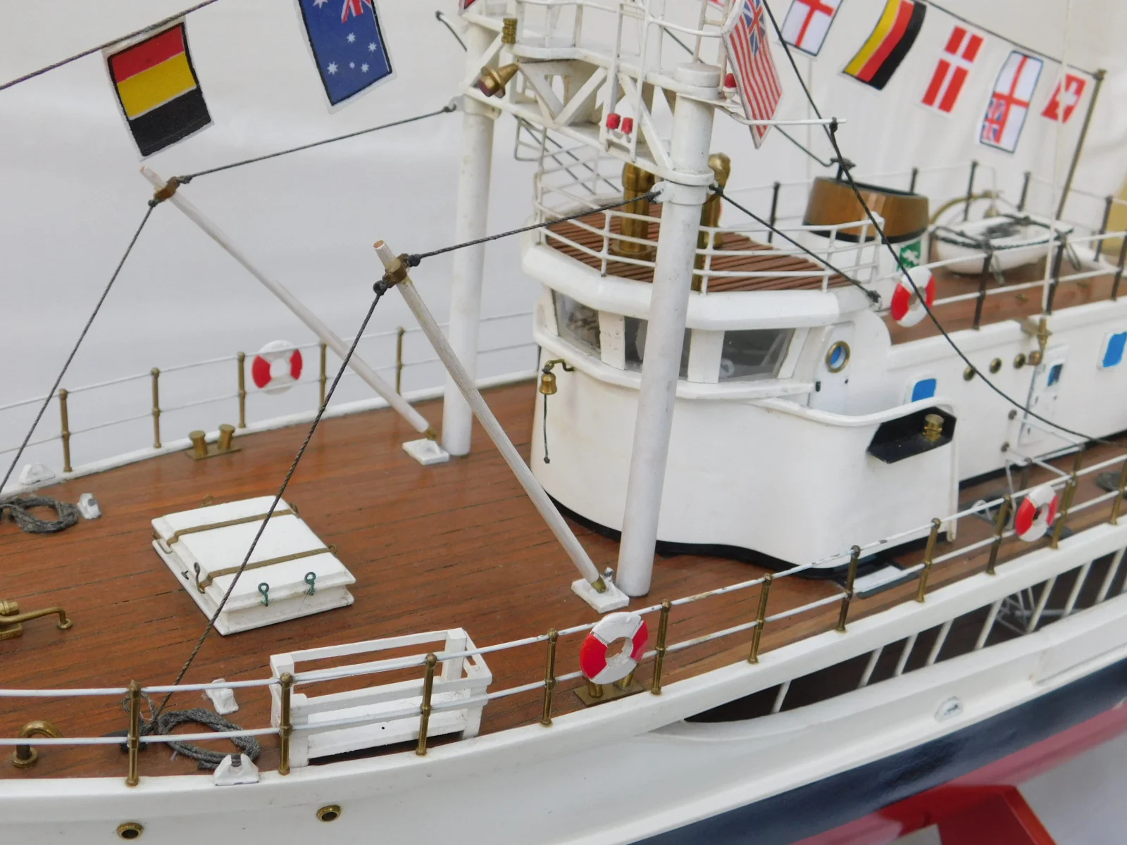 Calypso Oceanographic Research Ship Wooden Model Bobato Ship Models7